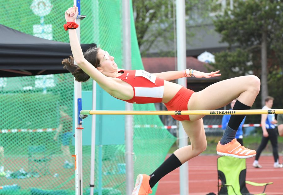 18.06.2023: Sophie Loibl fliegt in Eggenfelden über 1,70 Meter